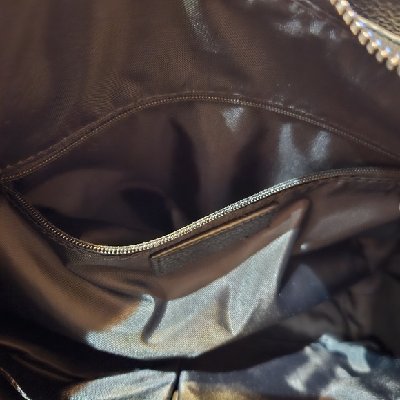 NWT Tahari Oxford Hobo Vegan Leather Shoulder Bag With Tassel And Dust Bag NEW!! - Picture 13 of 15